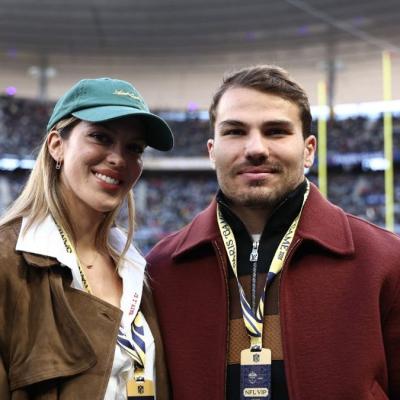 Antoine Dupont Nonton Laga NFL Pertama di Prancis Bareng Iris Mittenaere