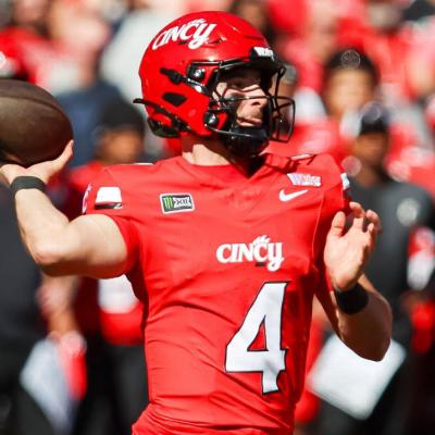 Cincinnati Kejutkan Texas Tech Peringkat 8, Cole Tabb 173 Yard dan Empat TD French