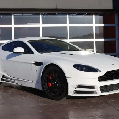 Aston Martin V8 Vantage GT 2015 Dijual, Odometer Baru 12 Ribu Mil