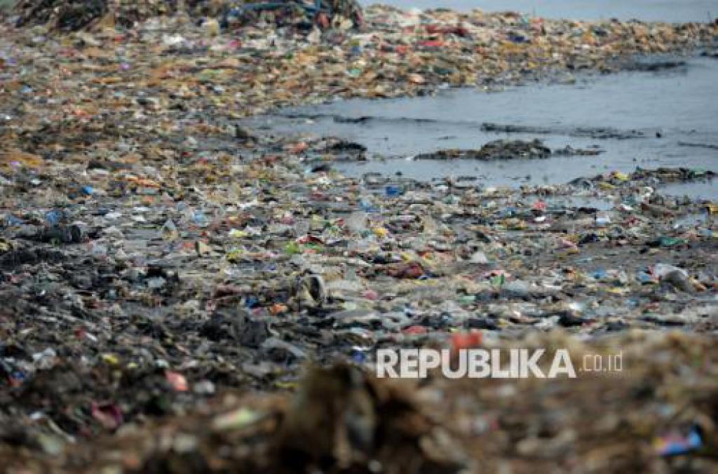 KLH Siapkan Aturan Baru, Produsen Diminta Tarik Kembali Kemasan Plastik