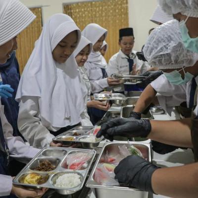 Uji Coba MBG Prasmanan di SD Mataram Dinilai Efektif Tekan Sisa Makanan