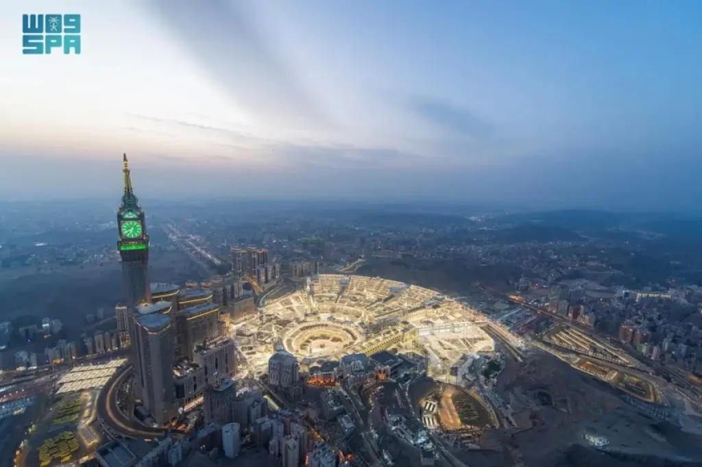 Arab Saudi Tembak Jatuh Dua Rudal Houthi, Pecahan Jatuh di Makkah dan Madinah