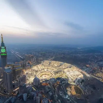 Arab Saudi Tembak Jatuh Dua Rudal Houthi, Pecahan Jatuh di Makkah dan Madinah