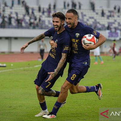 Gol Pablo Comitre di Menit 90+6 Gagalkan Kemenangan Bali United di Markas Persita