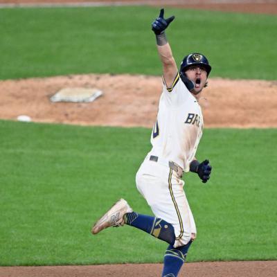 Brewers Comeback dari 4-0 dan Kalahkan Rays 5-4 di Game 2 World Series