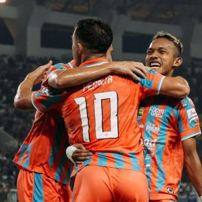 Adam Alis Cetak Gol Penentu, Persib Kalahkan Garudayaksa 2-1