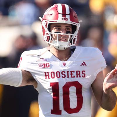 Josh Hoover Bawa Indiana Menang 13-6 di Michigan, Pertama Sejak 1967