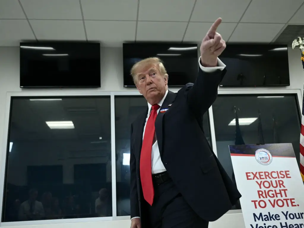 Trump Sebut AS Pertimbangkan Serangan ke Iran pada Minggu atau Capai Kesepakatan