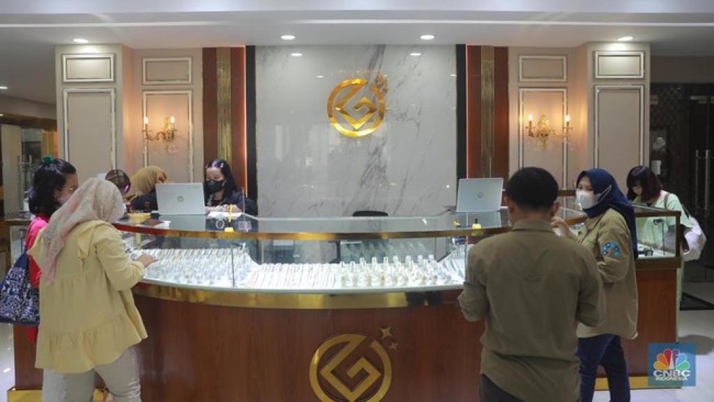 Harga Emas Galeri 24, UBS, dan Antam Retro Turun, Antam Stagnan