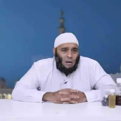 Dokter Zaidul Akbar Bagikan Kebiasaan Minum Air Mineral Saat Badan Kurang Fit