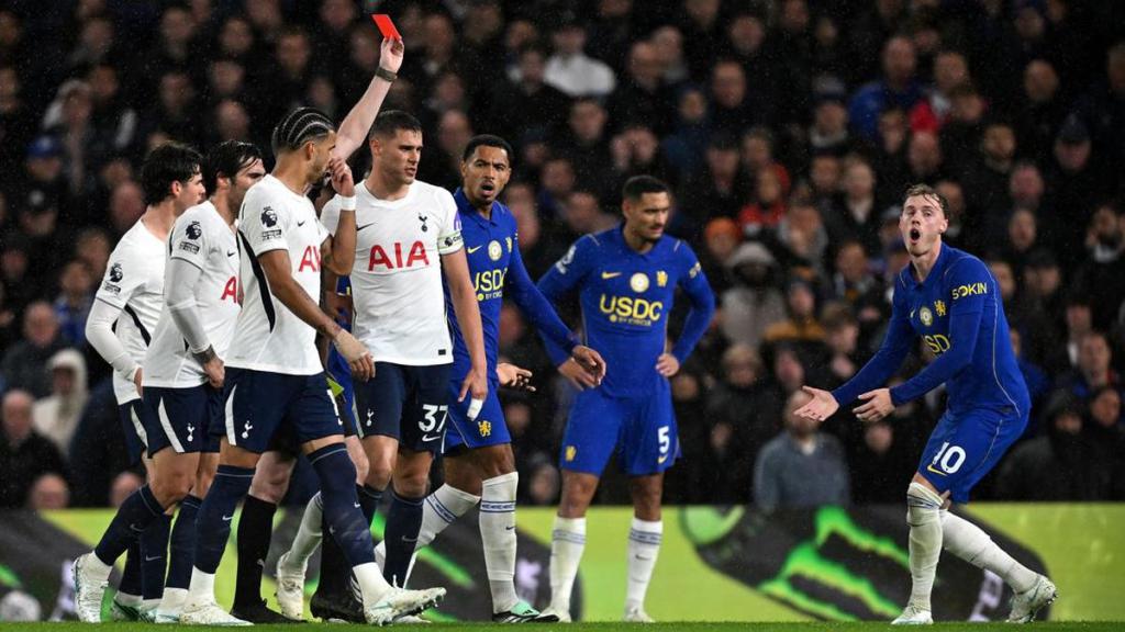 Hasil Premier League: Chelsea Kalah 0-2 dari Tottenham Usai Palmer Kartu Merah